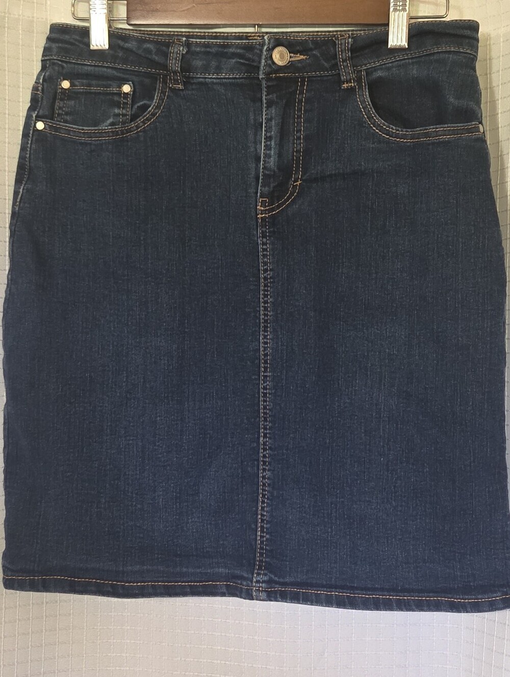 Jaclyn Smith Women's Dark Pencil Denim Casual Jean Skirt Size 8